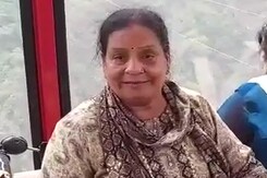 Elderly Tourists Stuck Mid-Air In Himachal Release SOS video Elderly Tourists Stuck Mid-Air In Himachal Release SOS video