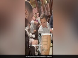 Watch: Fan Shows His Tribute Tattoo To Roger Federer, Gets Epic Reaction Watch: Fan Shows His Tribute Tattoo To Roger Federer, Gets Epic Reaction
