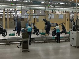 बजाज ऑटो की बिक्री दिसंबर में 22 प्रतिशत घटकर 2,81,486 इकाई पर बजाज ऑटो की बिक्री दिसंबर में 22 प्रतिशत घटकर 2,81,486 इकाई पर