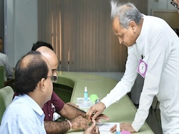 Rajya Sabha Election 2022 LIVE Updates: राजस्थान की चार सीटों में से तीन पर कांग्रेस जीती, कर्नाटक में बीजेपी को मिलीं तीन सीट Rajya Sabha Election 2022 LIVE Updates: राजस्थान की चार सीटों में से तीन पर कांग्रेस जीती, कर्नाटक में बीजेपी को मिलीं तीन सीट