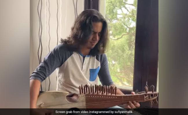 Man Plays 'Pasoori' On Rabab In Viral Video, Internet Amazed