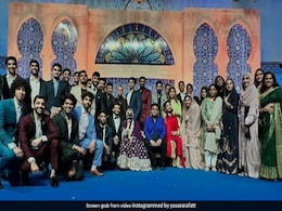 एआर रहमान की बेटी Khatija के रिसेप्शन की अनसीन फैमिली फोटो वायरल, परिवार ने जमकर खिंचवाईं तस्वीरें एआर रहमान की बेटी Khatija के रिसेप्शन की अनसीन फैमिली फोटो वायरल, परिवार ने जमकर खिंचवाईं तस्वीरें