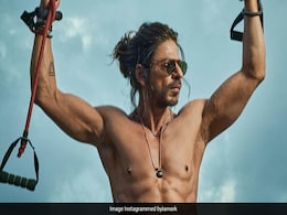 "Deepika And I Started Looking The Same": Shah Rukh Khan's ROFL Explanation Of The "Only Issue" With His <i>Pathaan</i> Hairstyle "Deepika And I Started Looking The Same": Shah Rukh Khan's ROFL Explanation Of The "Only Issue" With His <i>Pathaan</i> Hairstyle