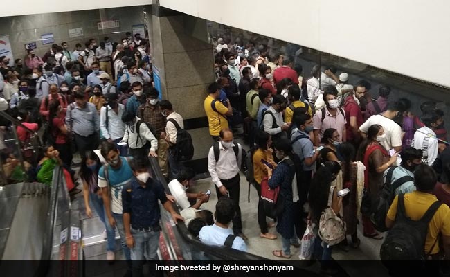 Delhi Metro Services On This Route Hit For 90 Minutes, Twitter Is Angry