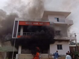 अग्निपथ योजना: बिहार में जेडीयू से तनातनी के बीच केंद्र ने डिप्टी CM समेत BJP के 10 नेताओं को दी 'वाई' श्रेणी की सुरक्षा अग्निपथ योजना: बिहार में जेडीयू से तनातनी के बीच केंद्र ने डिप्टी CM समेत BJP के 10 नेताओं को दी 'वाई' श्रेणी की सुरक्षा