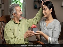 Father’s Day 2022: पापा को देना चाहते हैं कुछ खास तो गिफ्ट करें ये गैजेट्स, खुशी से चहक उठेंगे वह Father’s Day 2022: पापा को देना चाहते हैं कुछ खास तो गिफ्ट करें ये गैजेट्स, खुशी से चहक उठेंगे वह