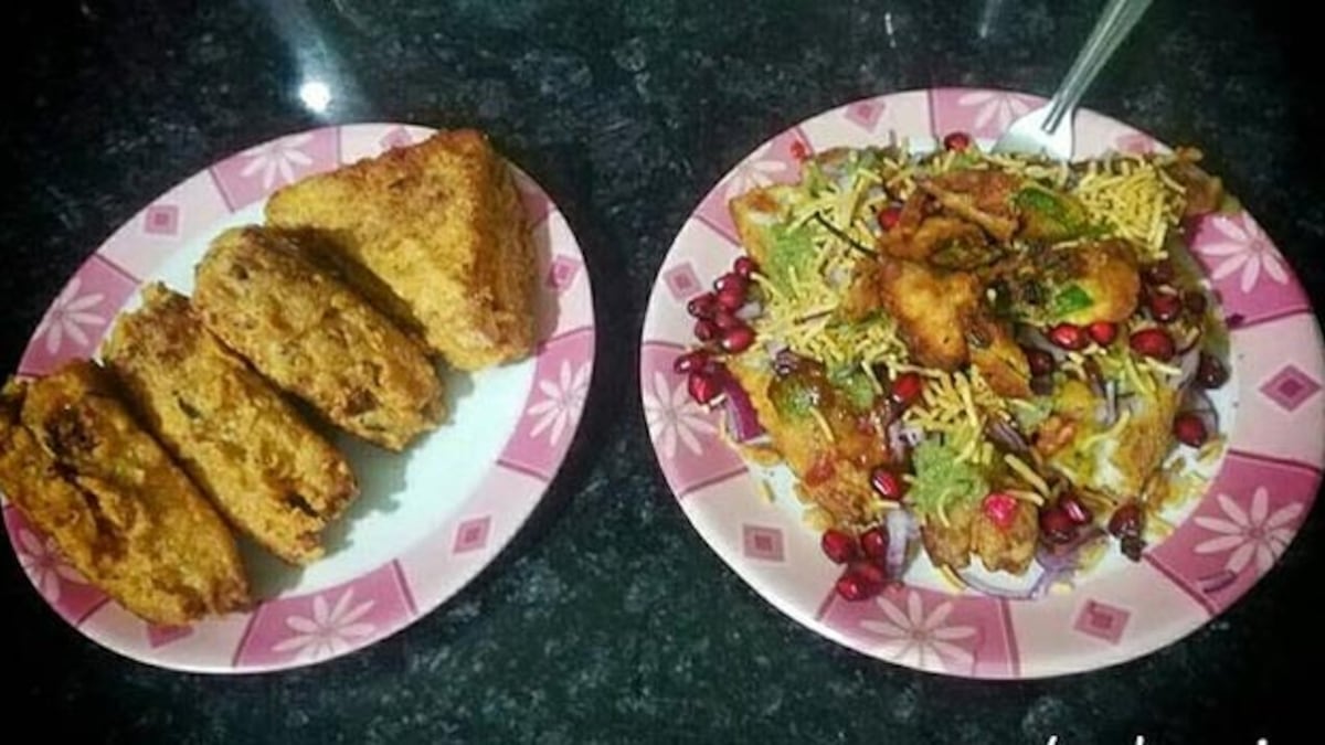 Take on regular bread pakoras, try this Nagpurstyle Bread Pakora Chaat