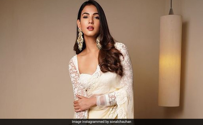 Sonal Chauhan Chanels Her Inner Desi Diva In An Ethereal White Saree