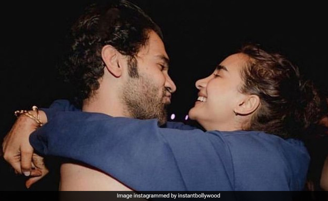 राजकुमार राव और पत्रलेखा की रोमांटिक तस्वीर आई सामने, बाहों में बाहें डाल डांस करते आए नजर