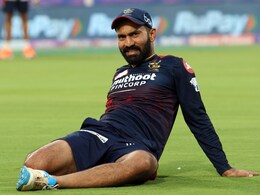 Watch: Shah Rukh Khan Stars In Wasim Jaffer's Hilarious Tweet On Dinesh Karthik's India Comeback