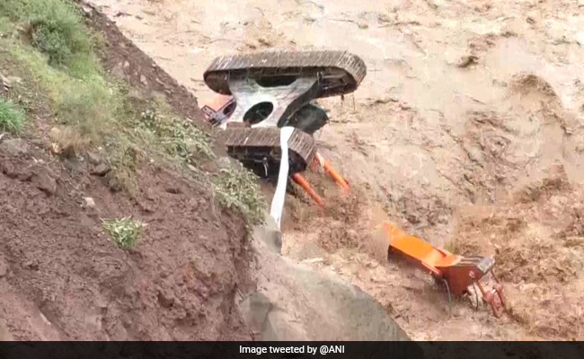After 4 Days, Traffic On Jammu And Kashmir National Highway Resumes