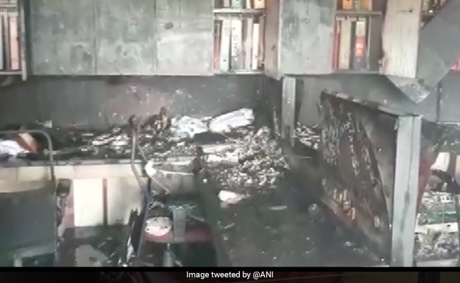 अहमदाबाद में बच्चों के अस्पताल वाली इमारत में लगी आग, 13 नवजात सहित 75 लोगों को बचाया गया