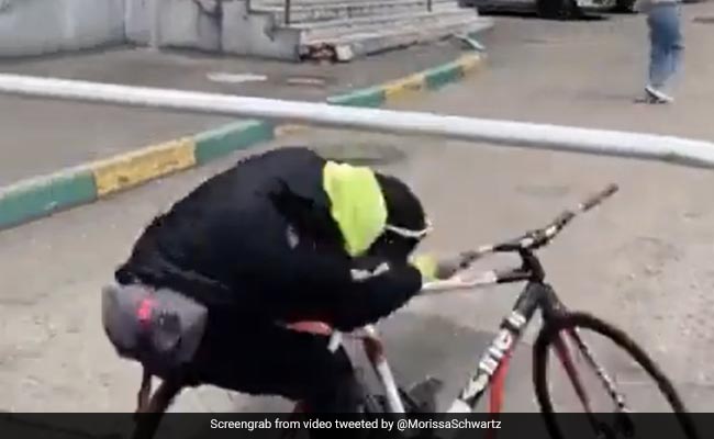 साइकिल चलाने में ये महिला है सब पर भारी, स्किल देखने के बाद आप भी कहेंगे- ये तो जादू है