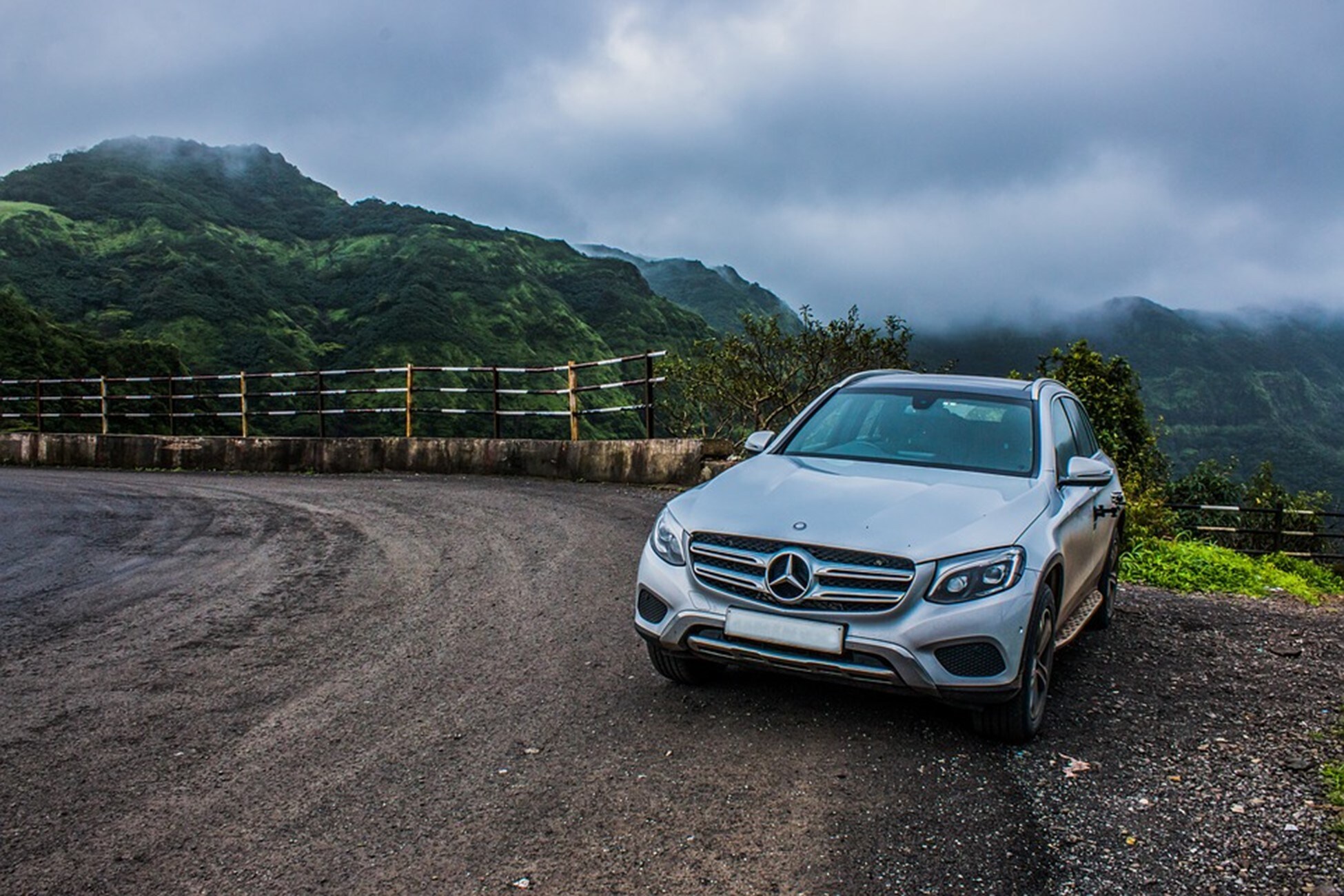 How To Choose The Right Car For The Next Drive To The Nearest Hill Station?