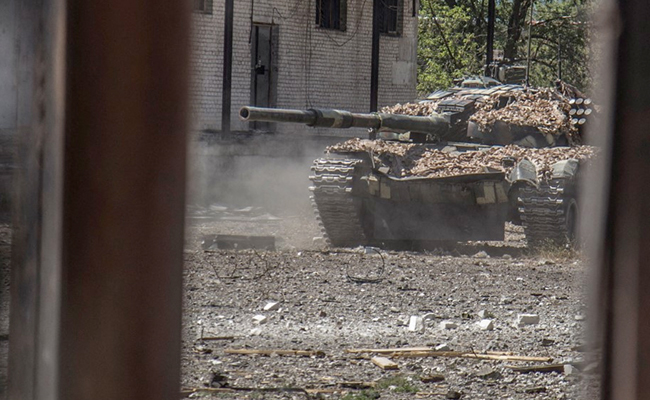 Ukraine Loses Key Town As Russia Claims 2,000 Ukrainian Troops Encircled