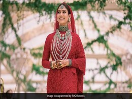 नयनतारा की शादी की नई तस्वीरें VIRAL दुल्हन  का लुक देख फैन्स बोले- ये तो पूरा ही प्रियंका चोपड़ा की कॉपी है...  नयनतारा की शादी की नई तस्वीरें VIRAL दुल्हन  का लुक देख फैन्स बोले- ये तो पूरा ही प्रियंका चोपड़ा की कॉपी है...