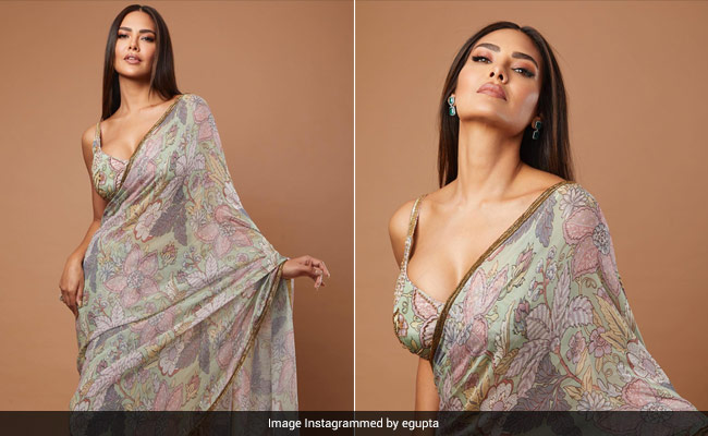 Esha Gupta Gives Her Chic Swimsuits A Break For A Summery Printed <i>Saree</i>