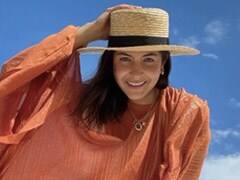 Anushka Sharma Clicks Her "Own Photos" As She Enjoys On The Beach