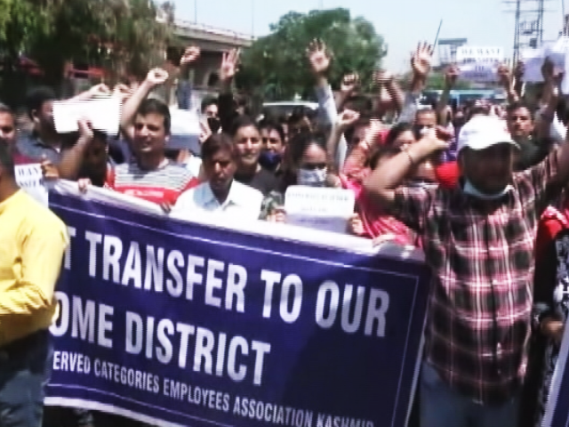 Fear-Stricken Government Employees March In Jammu Demanding Transfer To Home Districts