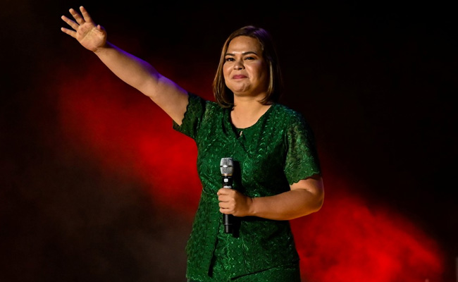 Rodrigo Duterte's Daughter Sworn In As Philippines Vice President