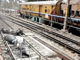 Agnipath Protest : KCR ने प्रदर्शनकारी की मौत के लिए केंद्र को जिम्मेदार ठहराया, 25 लाख के मुआवजे का किया ऐलान Agnipath Protest : KCR ने प्रदर्शनकारी की मौत के लिए केंद्र को जिम्मेदार ठहराया, 25 लाख के मुआवजे का किया ऐलान