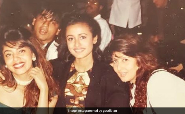 To Call This Throwback Of Shah Rukh Khan, Gauri, Namrata Shirodkar And Sangeeta Bijlani Epic Is An Understatement