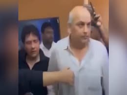तबीयत खराब होने के बाद कॉन्सर्ट से जल्दी जल्दी बाहर निकले थे केके, अस्पताल जाते वक्त हुई मौत तबीयत खराब होने के बाद कॉन्सर्ट से जल्दी जल्दी बाहर निकले थे केके, अस्पताल जाते वक्त हुई मौत