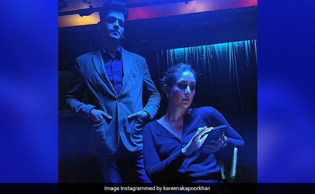 Yes, Kareena Kapoor's Co-Star Vijay Varma Was Reading Her Messages In This Pic. Heres What He Discovered