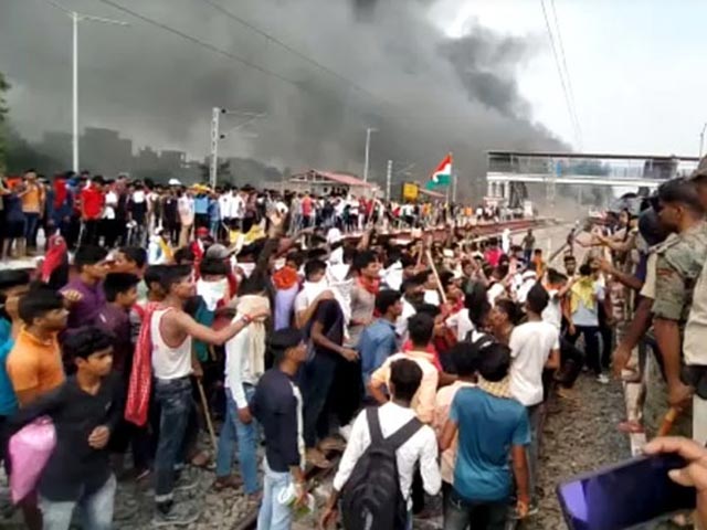 'Agnipath' Protests Intensify, Nitish Kumar's Deputy's Home Attacked