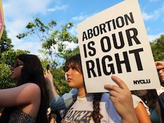 4B Movement: न डेट, न शादी और न बच्चें, जानें क्यों पुरुषों से दूरी बनाकर जीना चाहती हैं महिलाएं