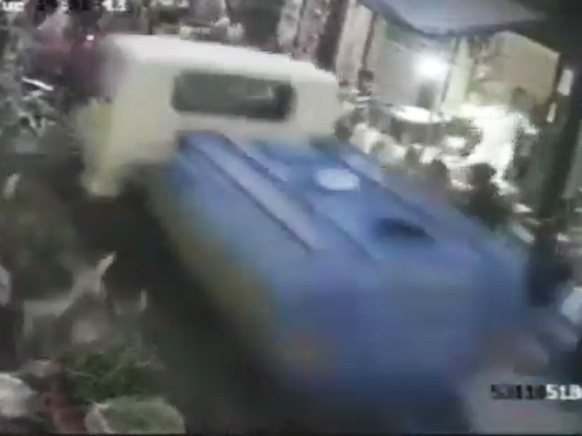 Watch: Water Tanker Rams Into Shoppers In Delhi Market