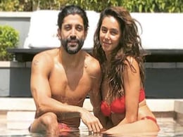 Farhan Akhtar ने शिबानी दांडेकर के साथ शेयर की अंडर वाटर रोमांटिक वीडियो, फैंस को जिंदगी ना मिलेगी दोबारा की आई याद  Farhan Akhtar ने शिबानी दांडेकर के साथ शेयर की अंडर वाटर रोमांटिक वीडियो, फैंस को जिंदगी ना मिलेगी दोबारा की आई याद