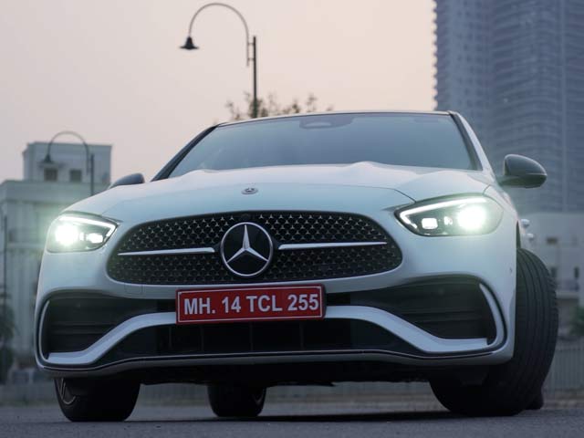 Mercedes C-Class C300d: Is This a Car, or a Big Gadget on Wheels?