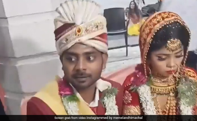 दुल्हन को देखते ही इतना ही खुश हुआ दूल्हा, घबराहट में करने लगा बच्चों जैसी हरकत, देखकर आ जाएगी हंसी