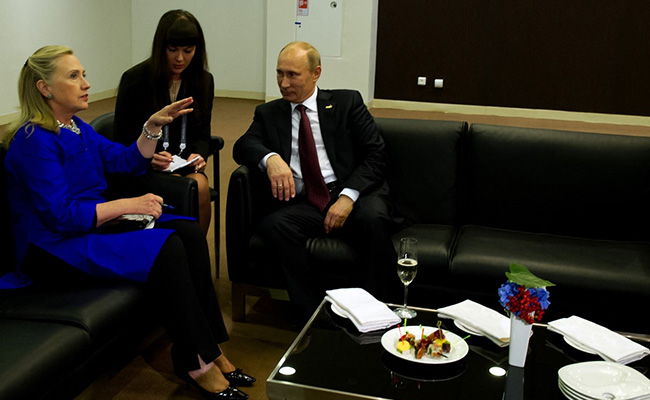 Kremlin's 2009 Gaffe Reminder To Hillary Clinton After Her Jibe At Putin