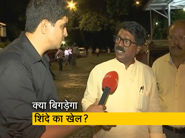 शिव सेना नेता की डिप्टी स्पीकर से मुलाकात, 16 बाग़ियों को अयोग्य घोषित किए जाने की मांग