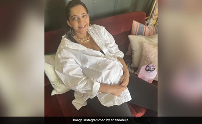 Pregnant Sonam Kapoor, Through The "No-Filter" Lens Of Husband Anand Ahuja