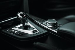7 Things To Avoid Doing While Driving An Automatic Car
