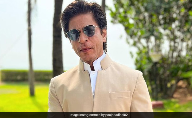 Shah Rukh Khan Attends Nayanthara And Vignesh Shivan's Wedding In Mahabalipuram