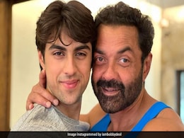 बॉबी देओल ने बर्थडे पर शेयर की बेटे आर्यमन देओल की फोटो, डैशिंग लुक देख कर फैंस को यंग धर्मेंद्र की आई याद बॉबी देओल ने बर्थडे पर शेयर की बेटे आर्यमन देओल की फोटो, डैशिंग लुक देख कर फैंस को यंग धर्मेंद्र की आई याद