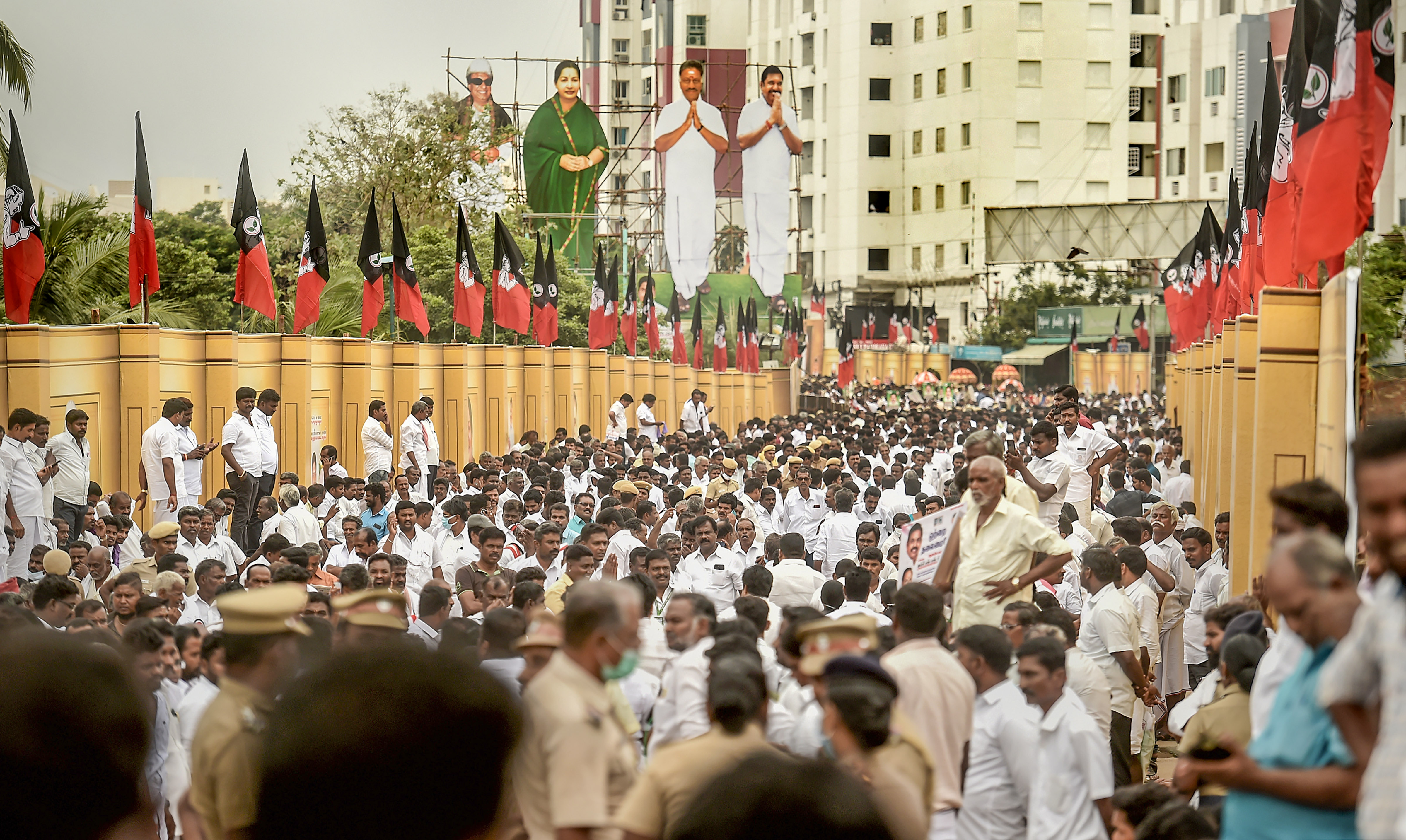 As Tamil Nadu's AIADMK Leans Towards E Palaniswami, Rival OPS Walks Out