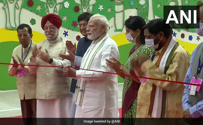 PM मोदी ने प्रगति मैदान कॉरिडोर परियोजना का किया उद्घाटन, बोले-'दिल्ली को आधुनिक इन्फ्रास्ट्रक्चर का मिला सुंदर उपहार '