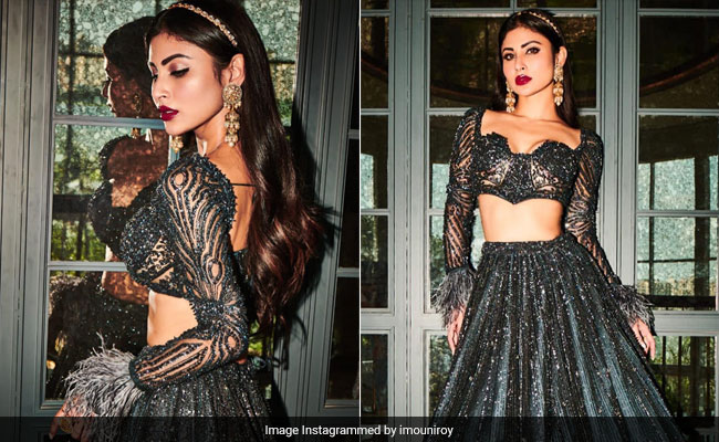 Mouni Roy Sparkles Brighter Than The Midnight Sky In A Black <i>Lehenga</i>