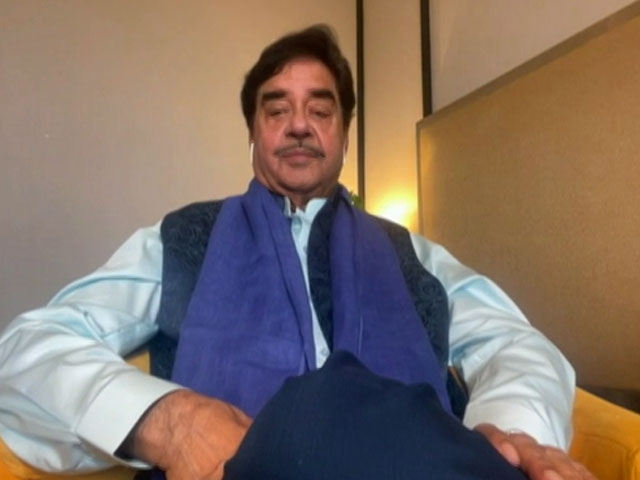 नीतीश कुमार ने भाजपा को कह दिया है “खामोश” : शत्रुघ्न सिंन्हा