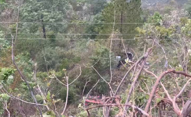 उत्तराखंड : तीर्थयात्रियों को लेकर जा रही बस उत्तरकाशी में गहरी खाई में गिरी, 25 की मौत; PM मोदी ने मुआवजे का किया ऐलान