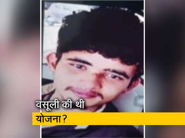 सौरभ महाकाल का दावा, करण जौहर को धमकाकर पैसे वसूलने की थी प्लानिंग