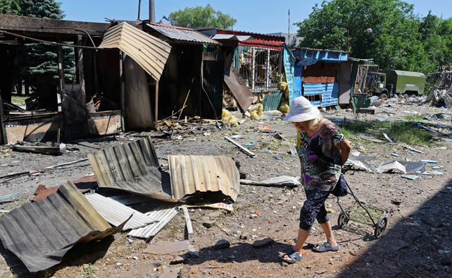 Russian Forces Advance In Eastern Territory Ahead of EU Summit On Ukraine