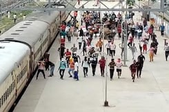 Mob Enters UP Train Station, Damages Property Over 'Agnipath' Mob Enters UP Train Station, Damages Property Over 'Agnipath'