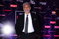 Look Who We Spotted On The Red Carpet? Milind Soman It Is Look Who We Spotted On The Red Carpet? Milind Soman It Is