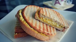 How To Make Street-Style Egg Masala Sandwich